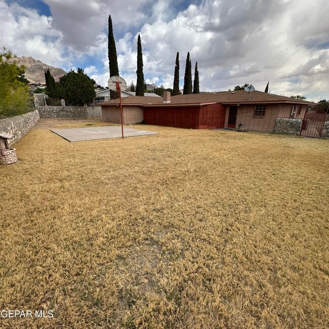 Building Photo - 3304 Old Spanish Trail