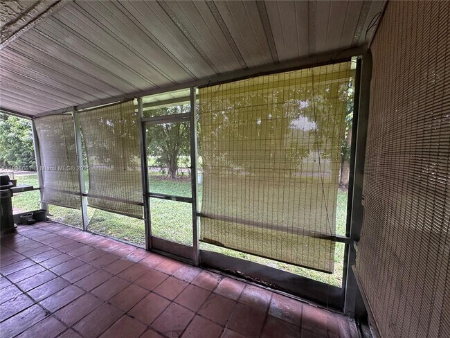 Building Photo - 8005 Lagos De Campo Blvd
