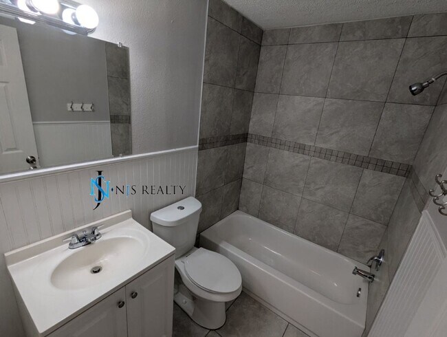 Building Photo - 3153 Lodi Dr