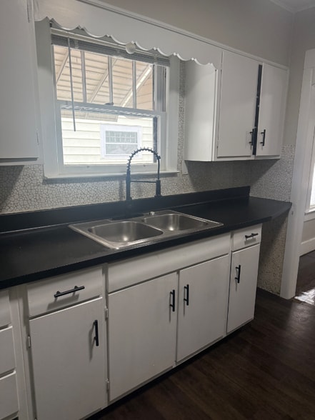 Building Photo - 621 Florence Ave