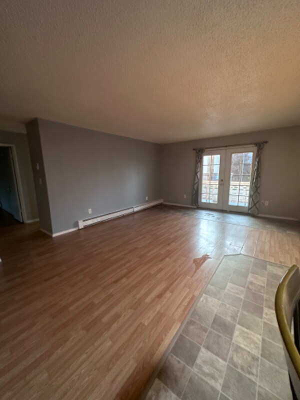 Building Photo - 635 10th Ave