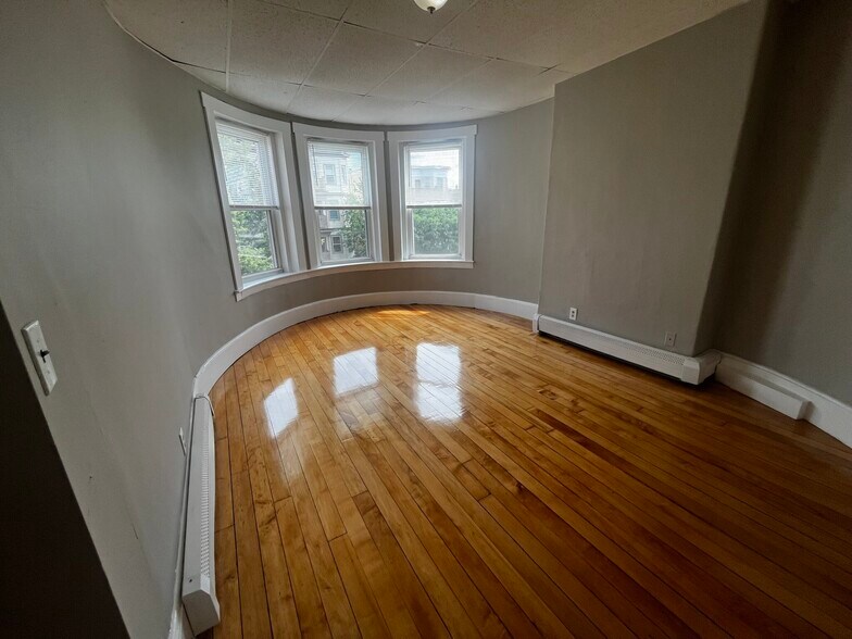 Building Photo - 270 Bowdoin St