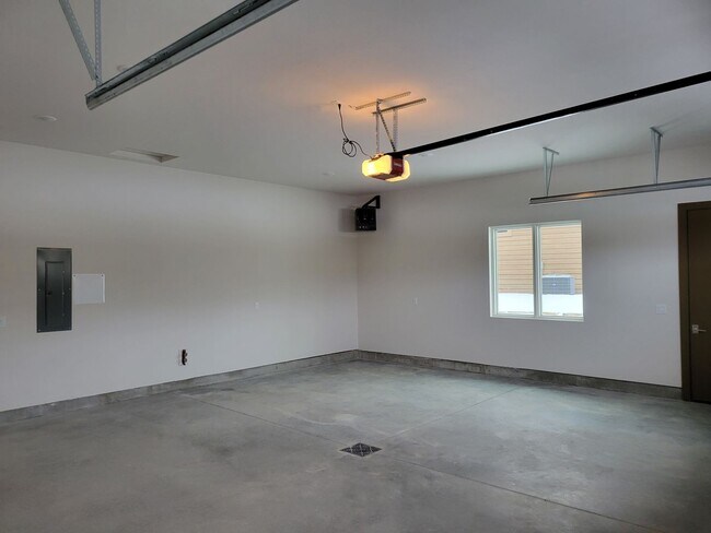 Building Photo - 3 Bed 2.5 bath house in Black Bull