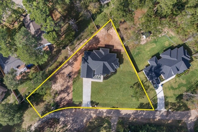 Building Photo - 15109 Paradise Ct