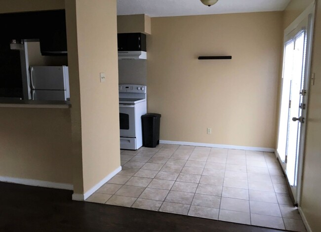 Building Photo - 1102 Covey Ln