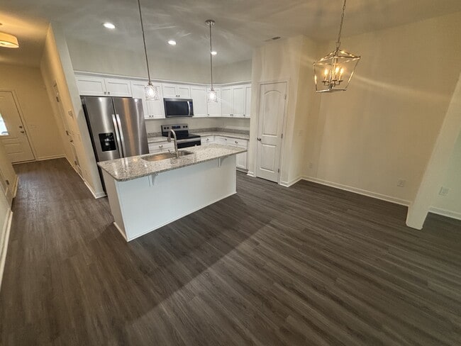 Building Photo - 610 S Blackmon St