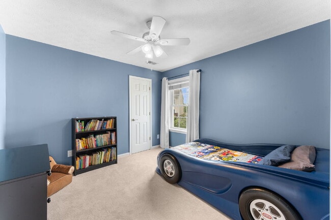 Building Photo - Welcome home to this well-maintained 4-bedroom, 2.5-bath home that offers space to grow!