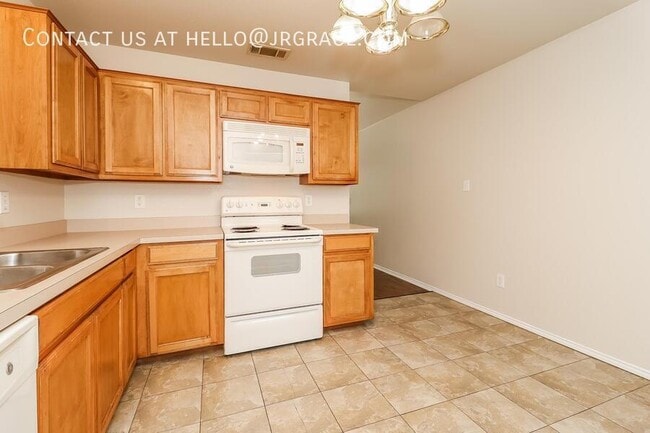 Building Photo - 136 Stewart Bend Ct