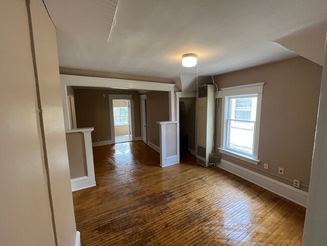 Building Photo - 560 Bellows St