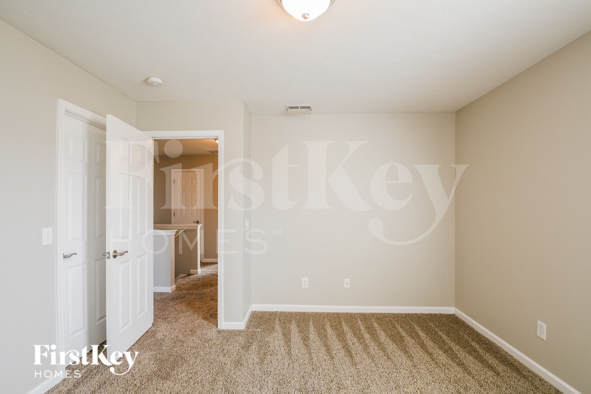 Building Photo - 8728 N Springview Dr