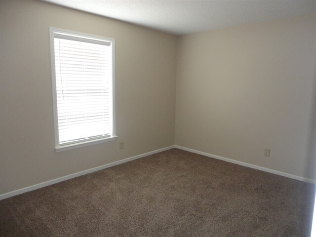 Building Photo - 10812 Parker Dr