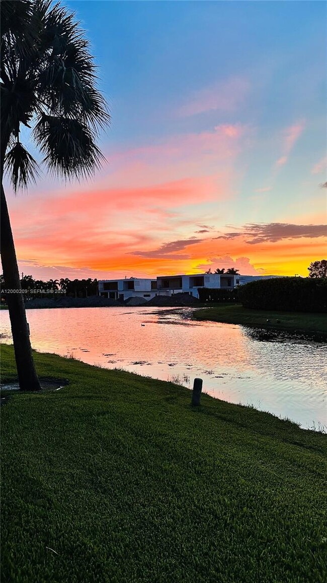 Building Photo - 16755 Hemingway Dr