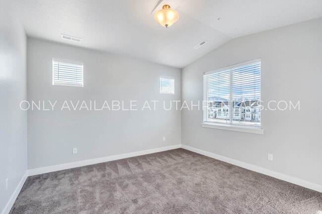 Building Photo - 13537 Commodus Dr