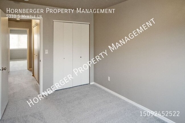 Building Photo - 5310 S Myrtle Ln