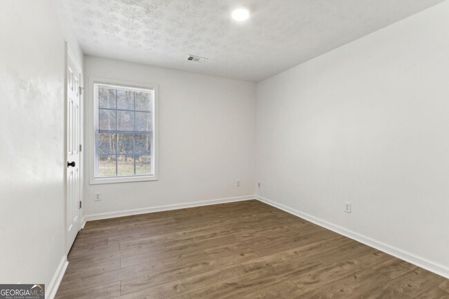 Building Photo - 410 Shenandoah Ct