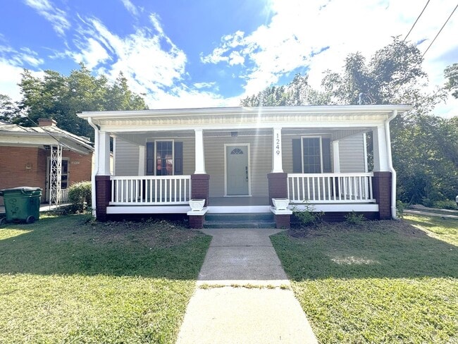 Building Photo - 3 Bed 1 Bath Modern Home