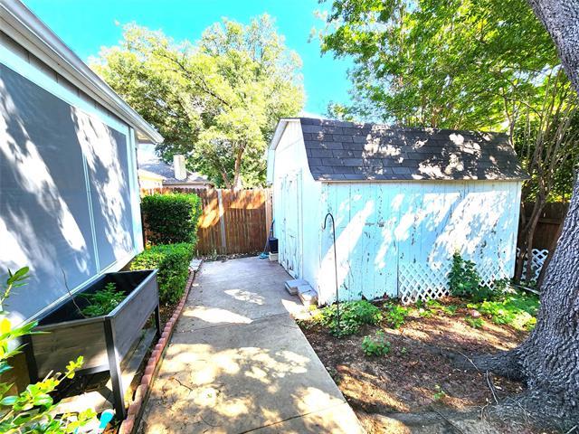 Building Photo - 1721 Ingleside Dr
