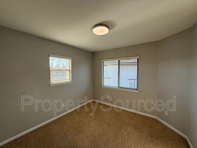 Building Photo - 16615 English Country Trail