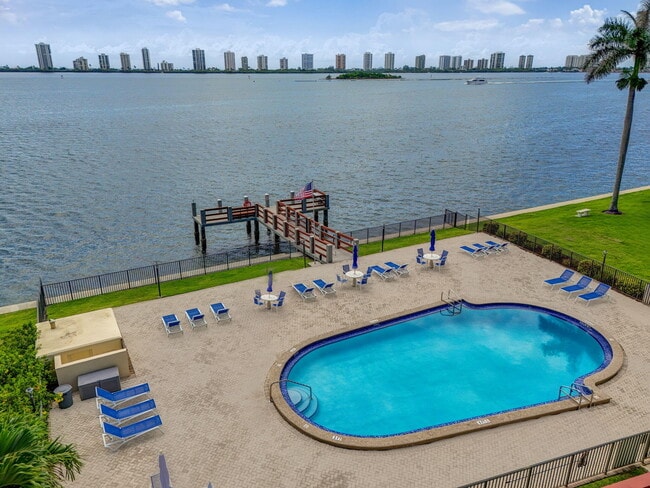 Building Photo - 105 Paradise Harbour Blvd