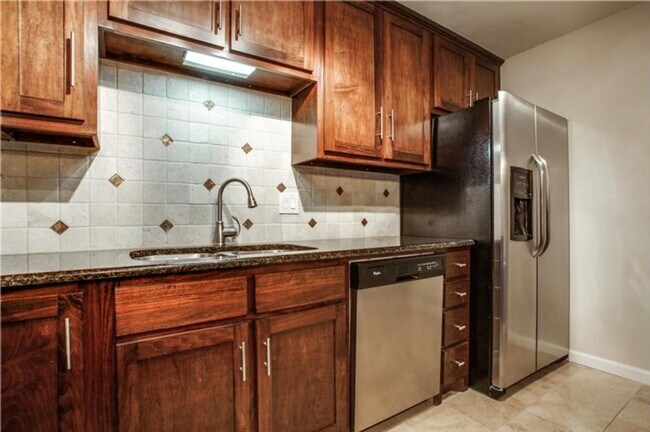 Building Photo - ***5325 Fleetwood Oaks Avenue #153***