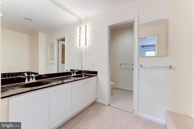 Building Photo - 8509 Jeffersonian Ct