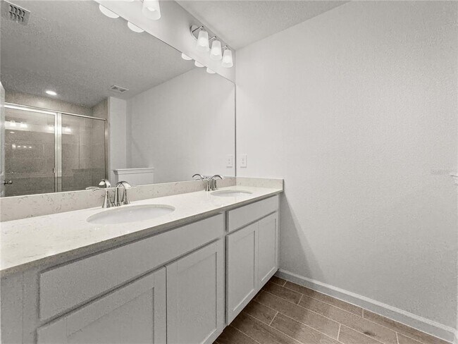 Building Photo - 3534 SE 37th Ct