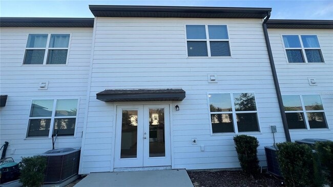 Building Photo - 1064 Appleton St