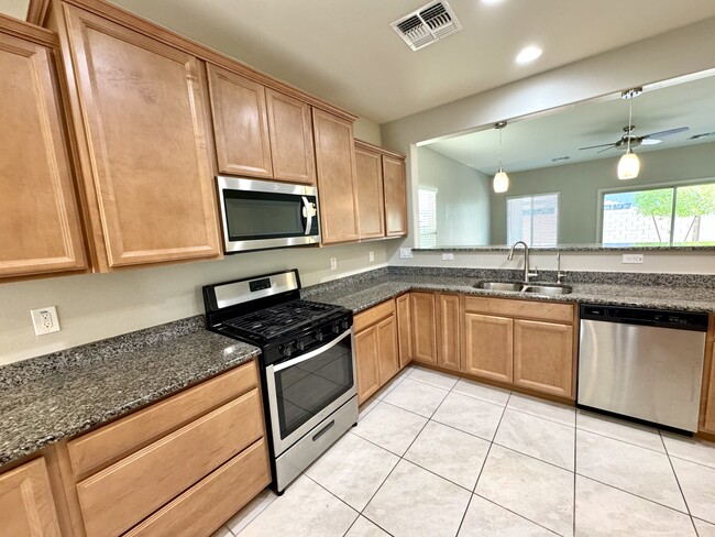 Building Photo - 5576 W Heritage Way