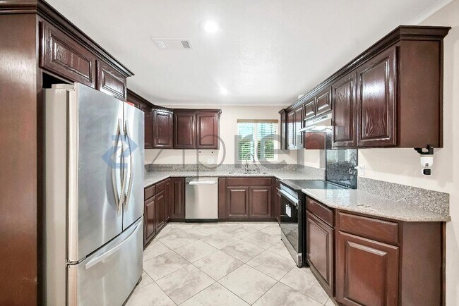 Building Photo - 32771 Whispering Palms Trail