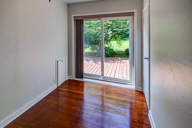 Building Photo - 1404 Wyldhaven Ave