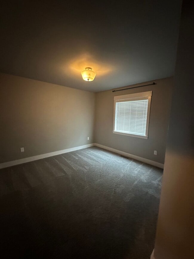 Building Photo - 4 Bedroom, 3 1/2 Bathroom House in Josephine Crossing Subdivision