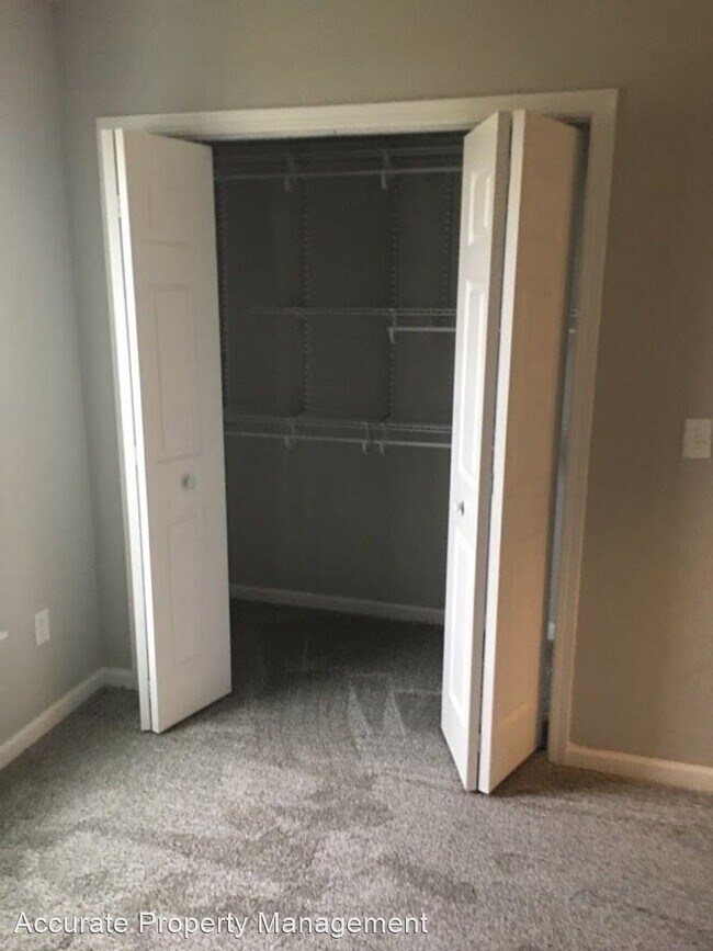 Building Photo - 3 br, 2 bath House - 4979 N 550 E