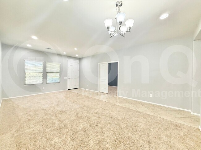 Building Photo - 3159 E Chisum Ln