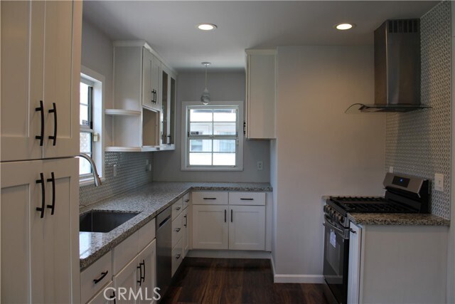 Building Photo - 1655 W 39th St