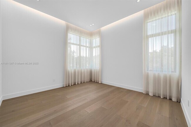 Building Photo - 12500 SW 64th Ave