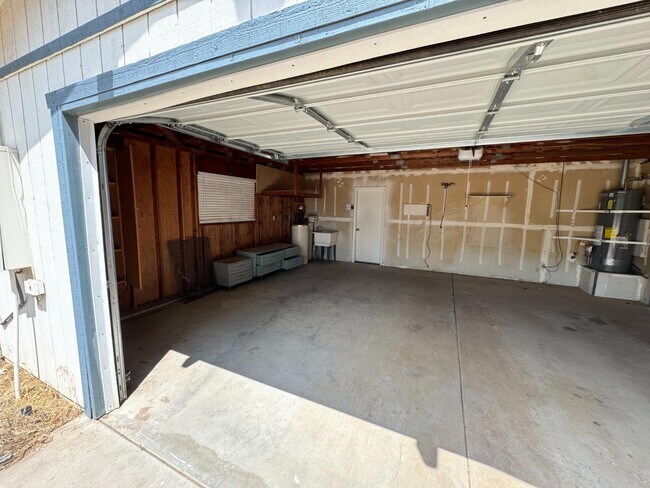 Building Photo - 21293 E American Ave