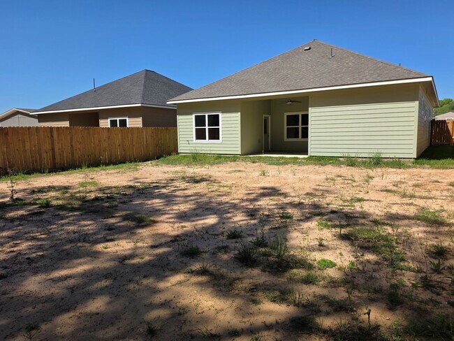 Building Photo - 16280 Jeet St