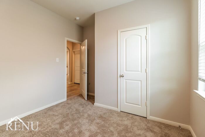 Building Photo - 25402 Cypress Bend Dr