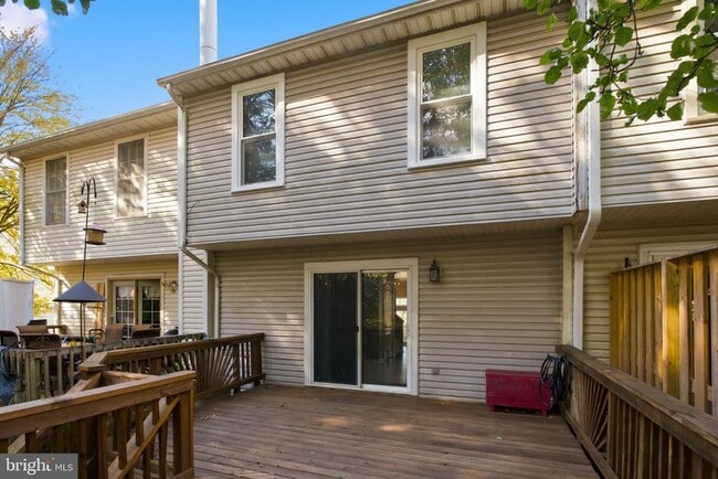 Building Photo - 1109 Oak View Dr