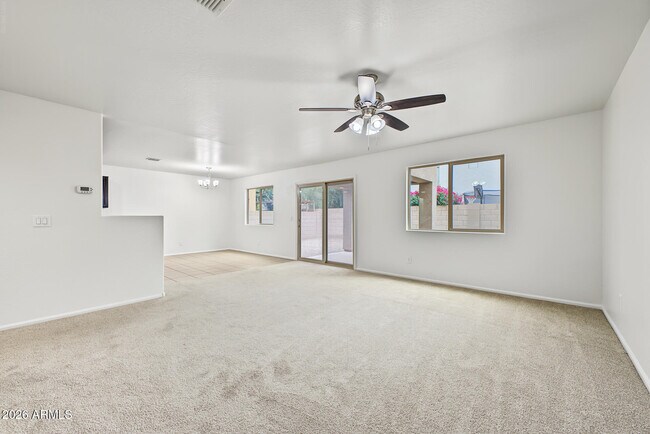 Building Photo - 6135 E Paradise Ln
