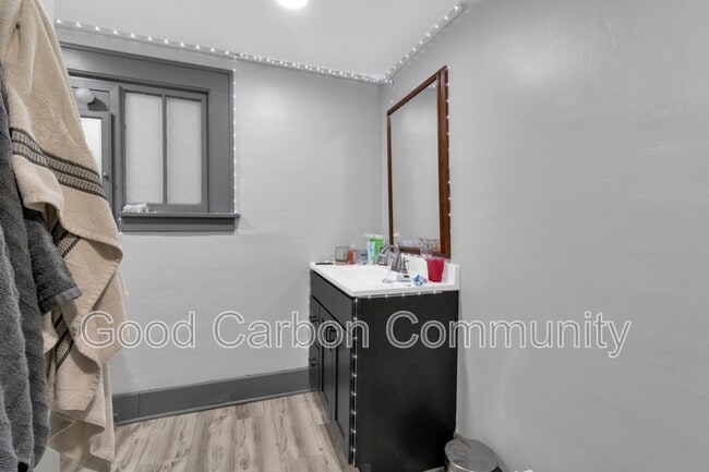 Building Photo - 36 Water St