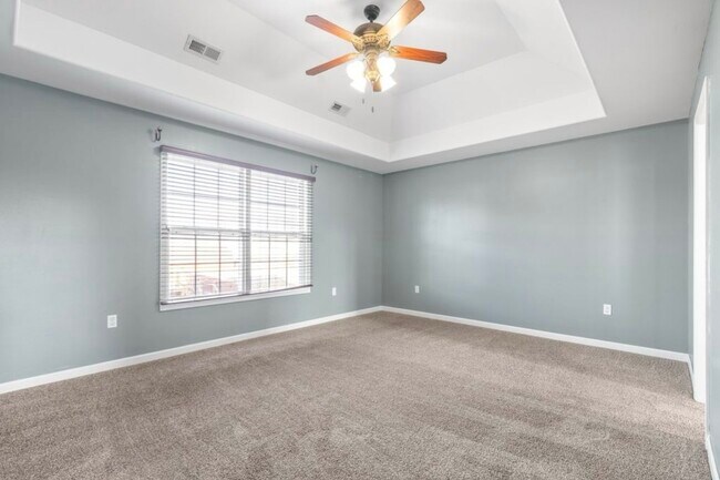 Building Photo - 1354 Loren Circle