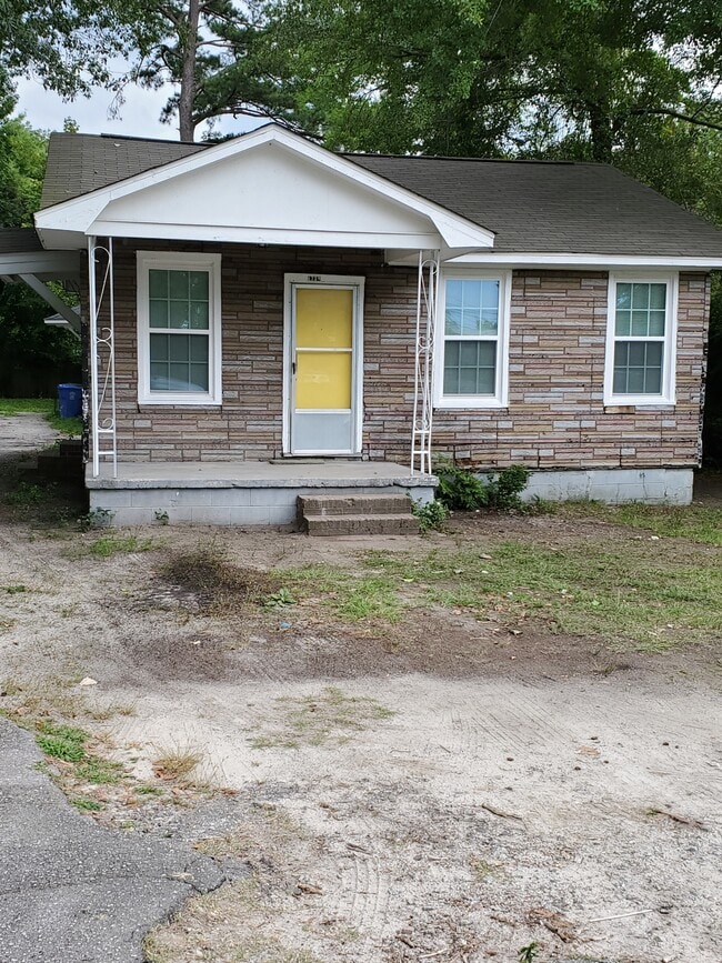 Building Photo - 1739 Dairy St