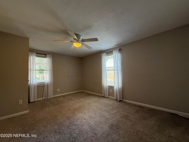 Building Photo - 509 Live Oak St