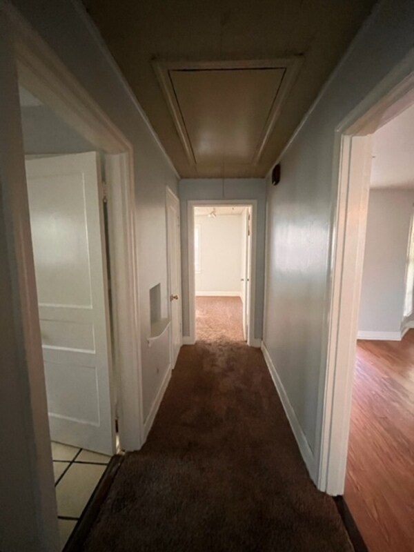 Building Photo - 950 Goodman St