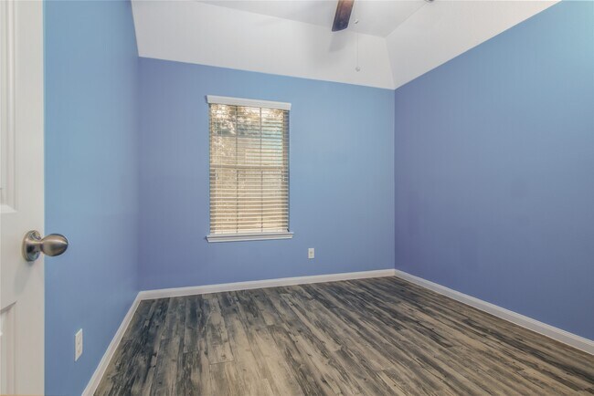 Building Photo - 3807 Springcrest Ln
