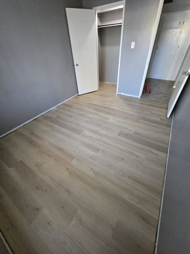 Building Photo - $1,275 For Lease-1 Bedroom-1 Bath Apt in T...