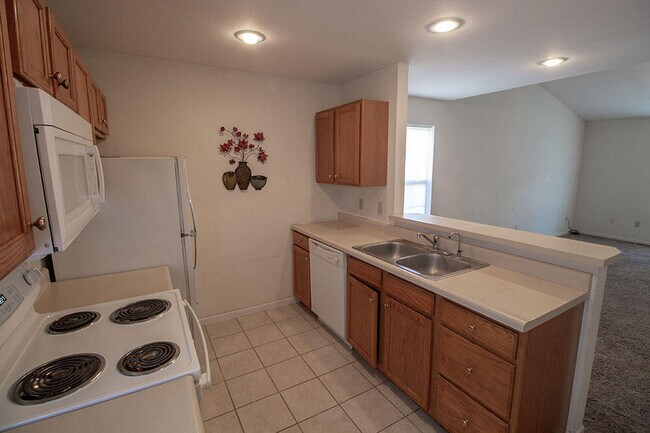 Building Photo - 1415 N Frideriki Dr