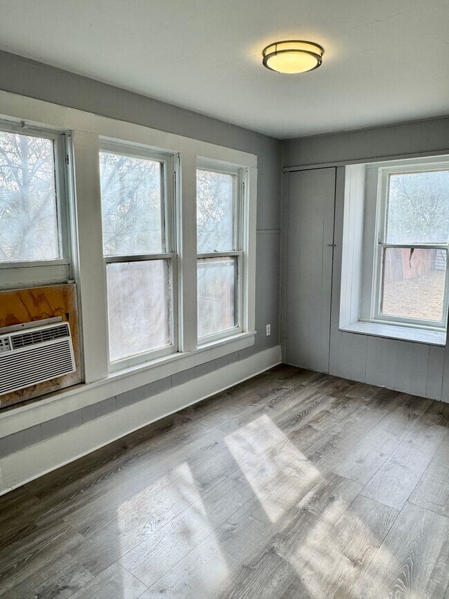 Building Photo - Charming 3 Bedroom Home For Rent in Slaton!