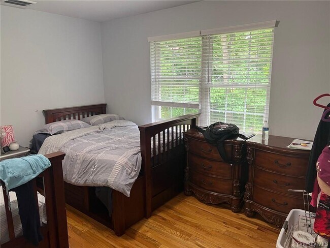 Building Photo - 145 Montgomery St